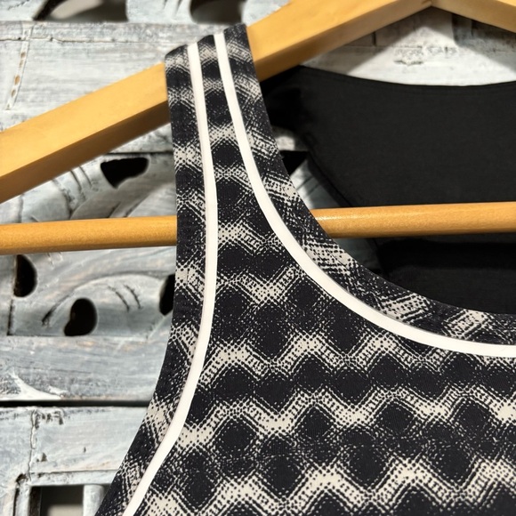 Lululemon Pace Perfect Sports Bra Seawheeze Limited Edition Black/White - Picture 2 of 8